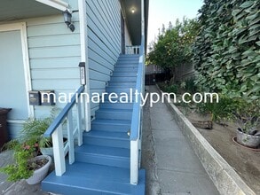 459 Loring Ave in Crockett, CA - Foto de edificio - Building Photo