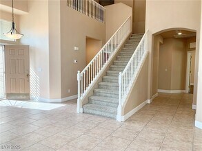 1917 Sierra Oaks Ln in Las Vegas, NV - Building Photo - Building Photo