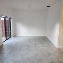 236 SW 159th Ter in Pembroke Pines, FL - Building Photo - Building Photo