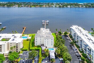 1206 S Lake Dr in Lantana, FL - Building Photo - Building Photo