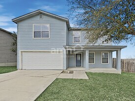 7915 Arabian Cv in San Antonio, TX - Building Photo