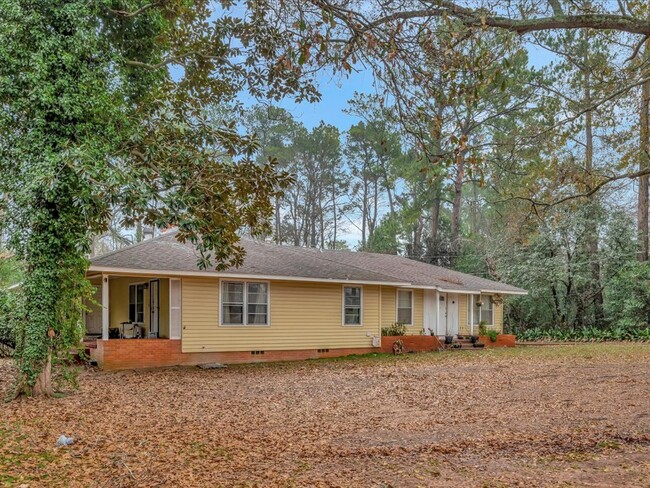 3302 N Pecan St in Nacogdoches, TX - Foto de edificio - Building Photo