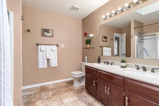 1201-1203-1203 Johnston Dr, Unit SI ID1497747P in Aurora, IL - Foto de edificio - Building Photo