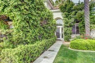 9817 Park Brook Ave in Las Vegas, NV - Building Photo - Building Photo