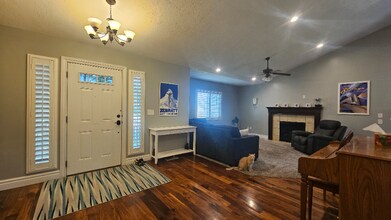 2344 N 2450 W in Lehi, UT - Foto de edificio - Building Photo