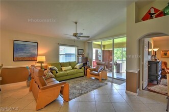 6770 Huntington Lakes Cir, Unit 201 in Naples, FL - Building Photo - Building Photo