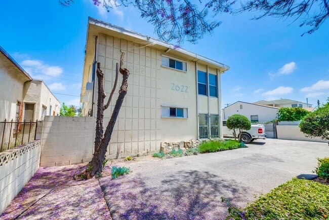 2622 S. Cloverdale Ave in Los Angeles, CA - Building Photo - Building Photo