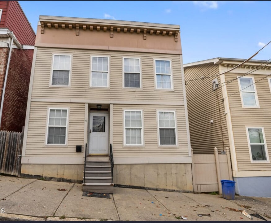 5 Stephen St in Albany, NY - Building Photo