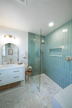 2011 Ottawa Ln in Houston, TX - Building Photo - Building Photo