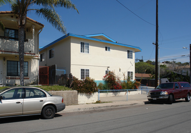 5474 Lauretta St in San Diego, CA - Building Photo - Building Photo