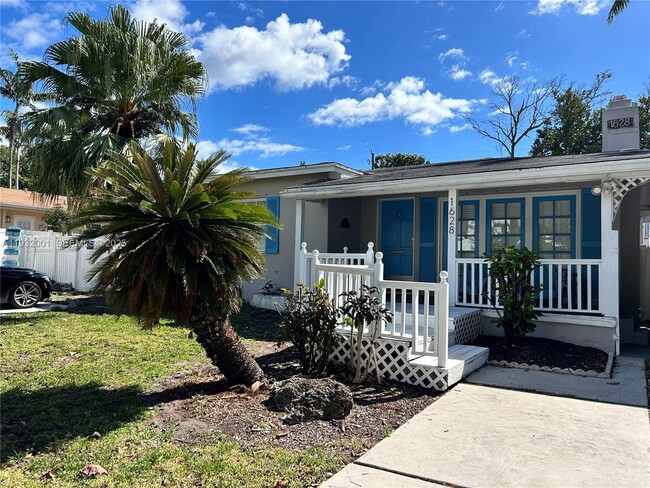 1628 NE 4th Pl in Fort Lauderdale, FL - Building Photo - Building Photo