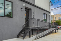 379 Dewitt Ave in Brooklyn, NY - Foto de edificio - Building Photo