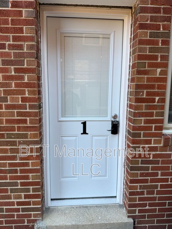 8800 Plymouth St in Silver Spring, MD - Building Photo - Building Photo