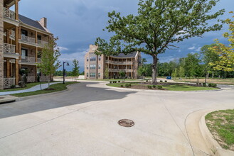 The Balconies at Heritage 7331 in Barling, AR - Foto de edificio - Building Photo