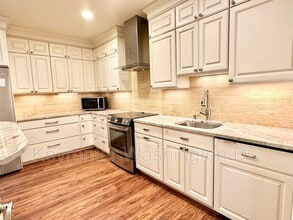 3273 Sutton Pl NW in Washington, DC - Building Photo - Building Photo