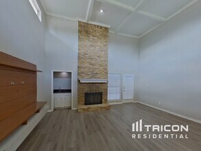 10144 Desert Willow Dr in Dallas, TX - Building Photo - Building Photo