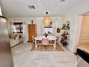 723 W Palm St in Lantana, FL - Building Photo - Building Photo