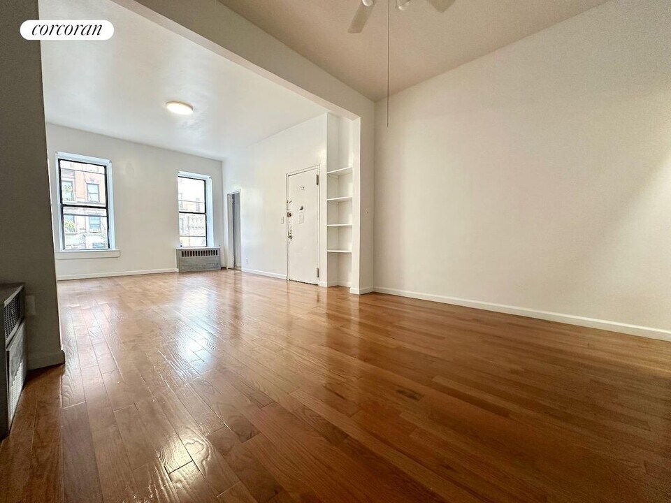 930 Amsterdam Ave in New York, NY - Building Photo