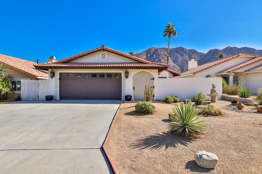 53390 Avenida Navarro in La Quinta, CA - Building Photo