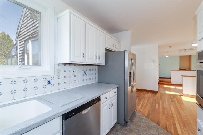 29 Williston Rd in Bourne, MA - Building Photo - Building Photo