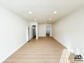 7339 Woodman Ave in Los Angeles, CA - Building Photo - Building Photo