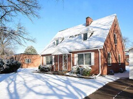 705 E 9th St in Stromsburg, NE - Building Photo