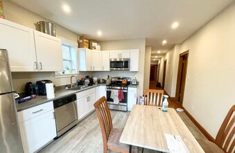174 Saint Alphonsus St, Unit 1 in Boston, MA - Building Photo - Building Photo