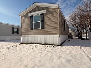 38055 Leverette Ave in Clinton Township, MI - Building Photo - Building Photo