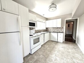73 Briscoe St E in London, ON - Building Photo - Building Photo