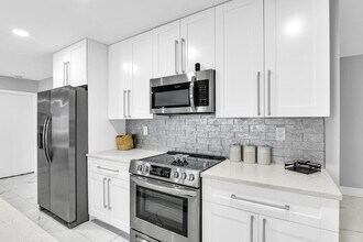 6396 Country Wood Way in Delray Beach, FL - Building Photo - Building Photo