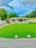 108 NW 3rd Ave in Hallandale Beach, FL - Building Photo