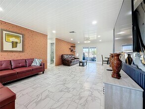 10709 Donbrese Ave in Tampa, FL - Building Photo - Building Photo