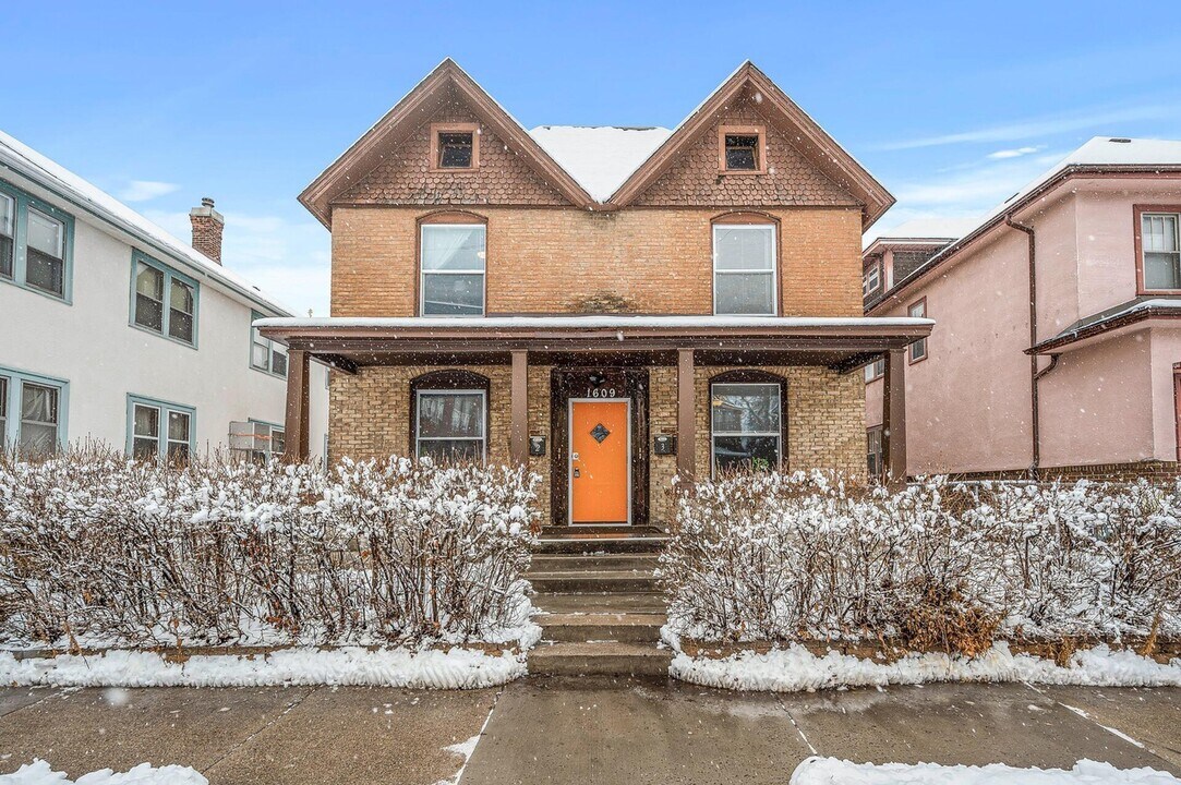 1609 4th St NE, Unit 3 in Minneapolis, MN - Foto de edificio