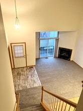 475 Hickory Ln N in Oakdale, MN - Foto de edificio - Building Photo