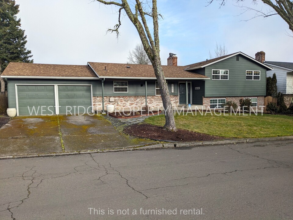 20633 SW Rosa Dr in Aloha, OR - Building Photo