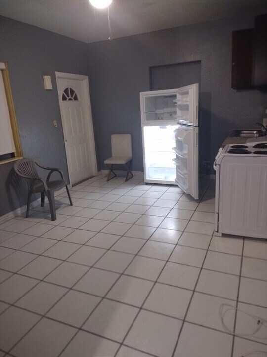 165 NW 125th St in North Miami, FL - Building Photo