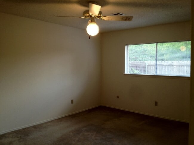 909 Briar Dr in Waco, TX - Building Photo - Building Photo
