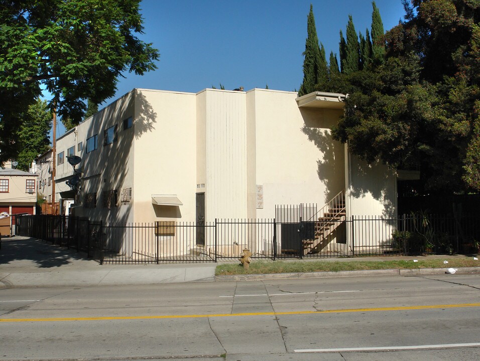 737 Silver Lake Blvd in Los Angeles, CA - Foto de edificio