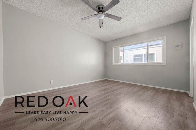 2036 E Whiting Ave, Unit 5 in Fullerton, CA - Foto de edificio - Building Photo