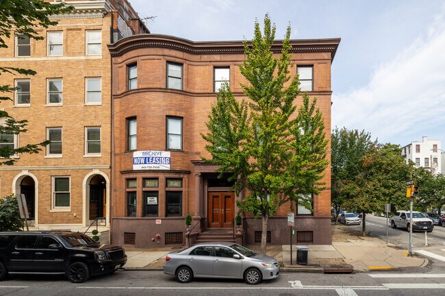 1130 N Calvert St in Baltimore, MD - Building Photo - Building Photo