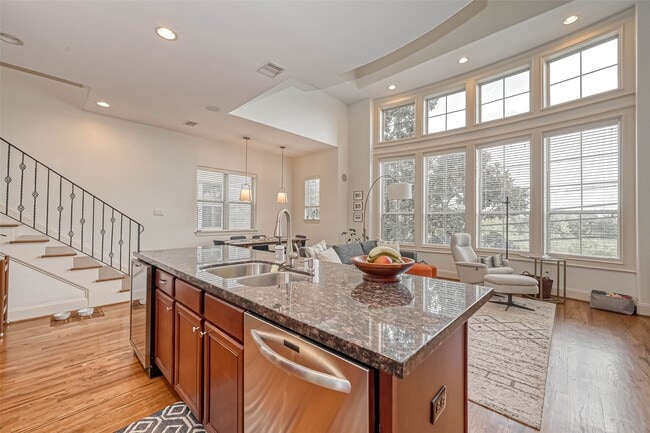 property at 1610 Ennis St