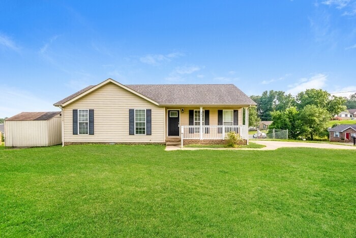 241 Stephanie Dr in Clarksville, TN - Building Photo