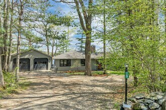 19 Mirror Lake Dr in Tuftonboro, NH - Building Photo - Building Photo