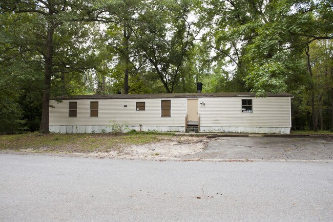 Forest Place MHP in Macon, GA - Building Photo - Building Photo