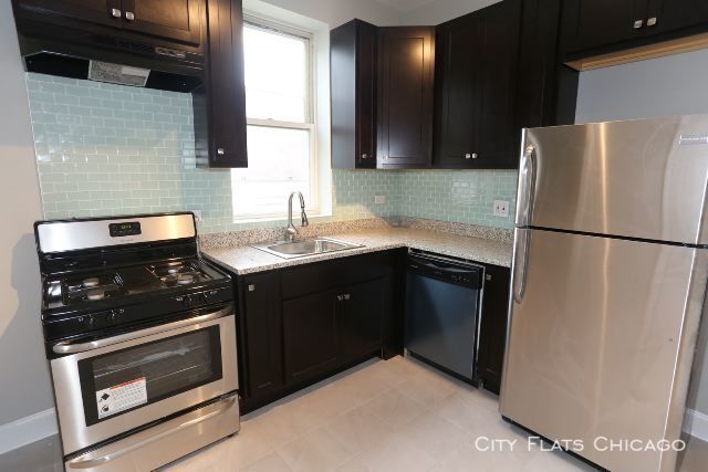 2823 N Central Park Ave-Unit -Unit 3R in Chicago, IL - Building Photo - Building Photo
