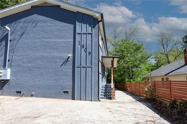 1809 Vesta Ave in East Point, GA - Building Photo - Building Photo