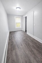 37 Maple St in Newport, NH - Building Photo - Building Photo