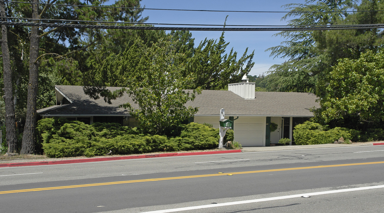 2168 Donald Dr in Moraga, CA - Building Photo