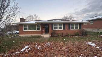 6001 Applegate Ln in Louisville, KY - Building Photo