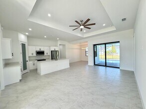 829 NE 11th St in Cape Coral, FL - Building Photo - Building Photo